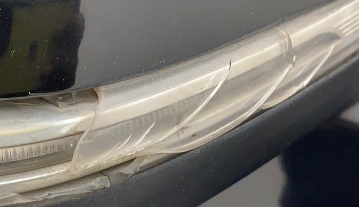 2018 Hyundai Creta SX 1.6 PETROL, Petrol, Manual, 1,06,506 km, Right rear-view mirror - Indicator light has minor damage