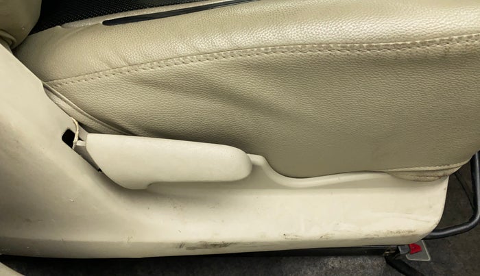2019 Maruti Celerio VXI CNG D, CNG, Manual, 70,823 km, Driver Side Adjustment Panel