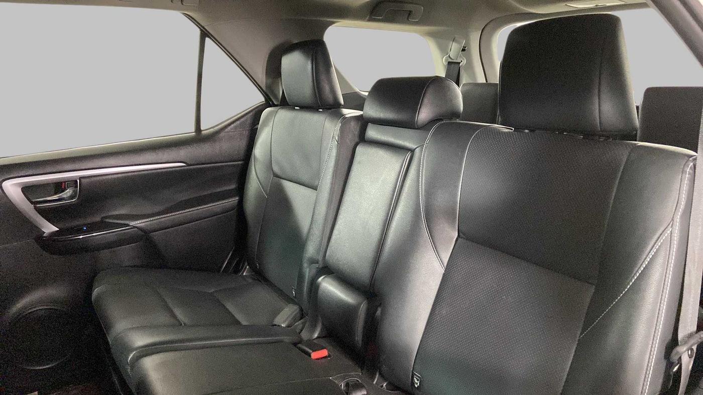 2022 Toyota Fortuner 4X2 MT 2.7 PETROL, Petrol, Manual, 5,830 km, Right Side Rear Door Cabin