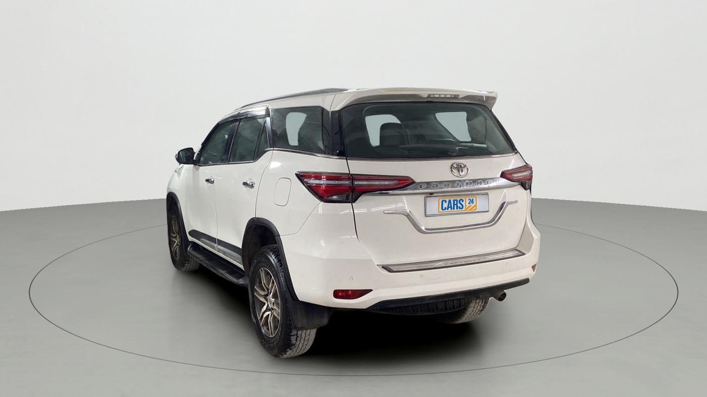 2022 Toyota Fortuner 4X2 MT 2.7 PETROL, Petrol, Manual, 5,830 km, Left Back Diagonal
