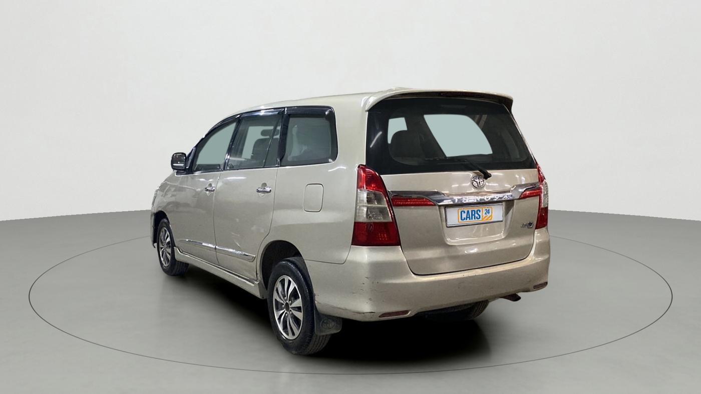 2015 Toyota Innova 2.5 VX 7 STR, Diesel, Manual, 1,04,654 km, Left Back Diagonal