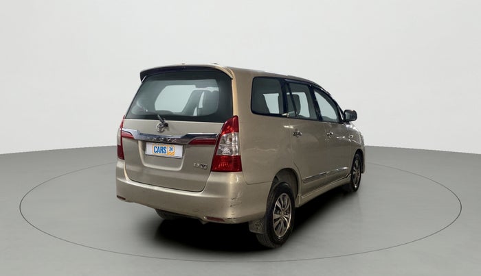 2015 Toyota Innova 2.5 VX 7 STR, Diesel, Manual, 1,04,654 km, Right Back Diagonal