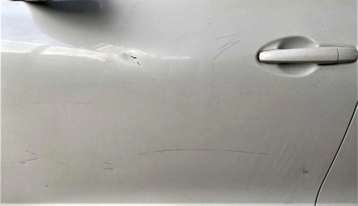 2018 Maruti Dzire VDI, Diesel, Manual, 29,789 km, Front passenger door - Minor scratches
