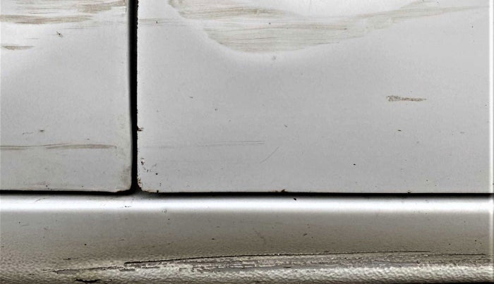 2018 Maruti Dzire VDI, Diesel, Manual, 29,789 km, Right running board - Slightly dented