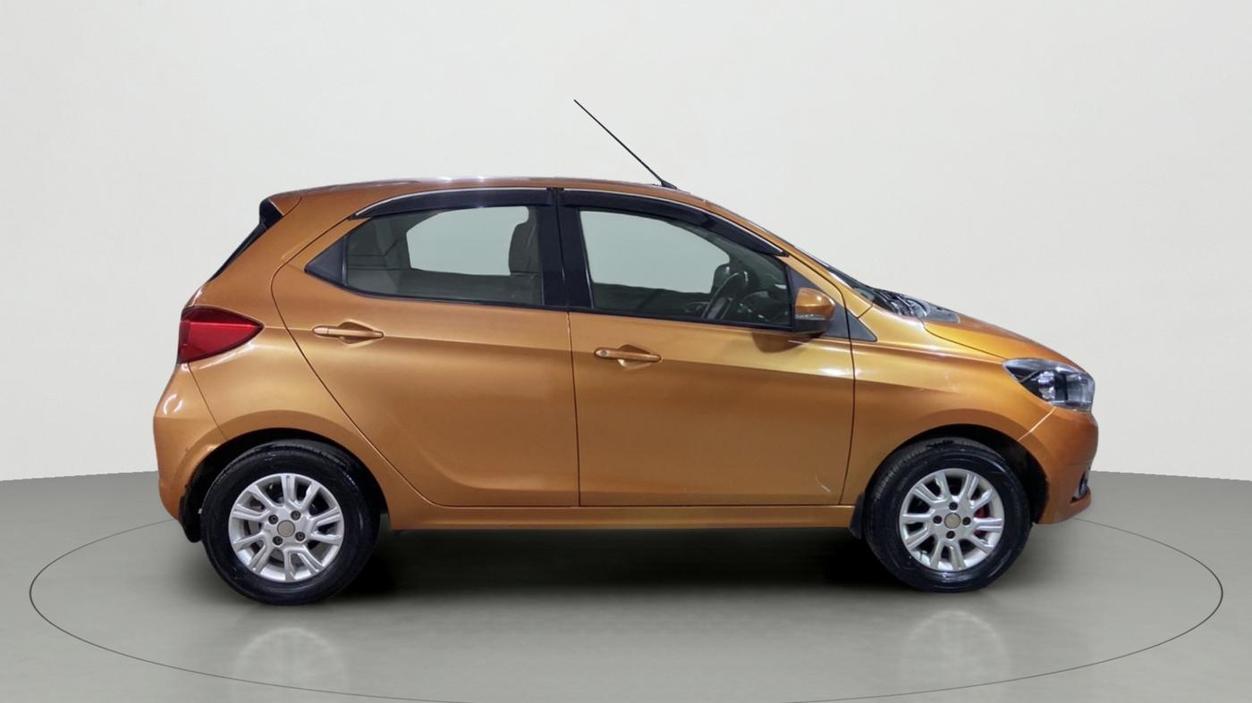 2018 Tata Tiago XZ PETROL, Petrol, Manual, 18,422 km, Right Side View