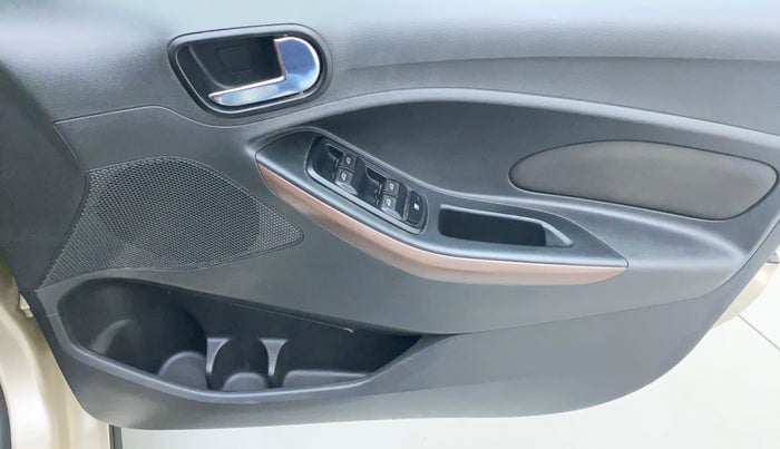 2018 Ford FREESTYLE TITANIUM 1.5 DIESEL, Diesel, Manual, 67,444 km, Driver Side Door Panels Control
