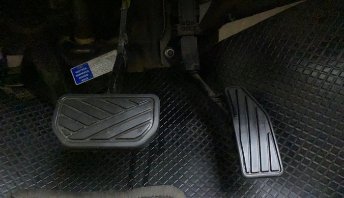 2018 Maruti Dzire VDI AMT, Diesel, Automatic, 60,439 km, Pedals
