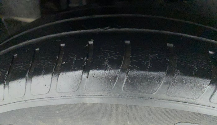 2018 Maruti Dzire VDI AMT, Diesel, Automatic, 60,439 km, Right Rear Tyre Tread