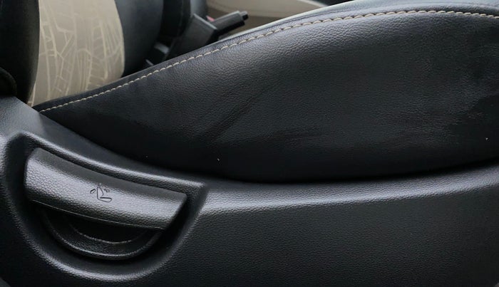 2017 Hyundai Grand i10 MAGNA 1.2 KAPPA VTVT, Petrol, Manual, 22,370 km, Driver Side Adjustment Panel
