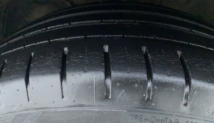 2016 Maruti Baleno ALPHA PETROL 1.2, Petrol, Manual, 51,723 km, Left Front Tyre Tread