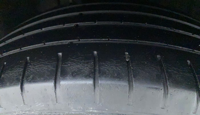 2016 Maruti Baleno ALPHA PETROL 1.2, Petrol, Manual, 51,723 km, Right Rear Tyre Tread