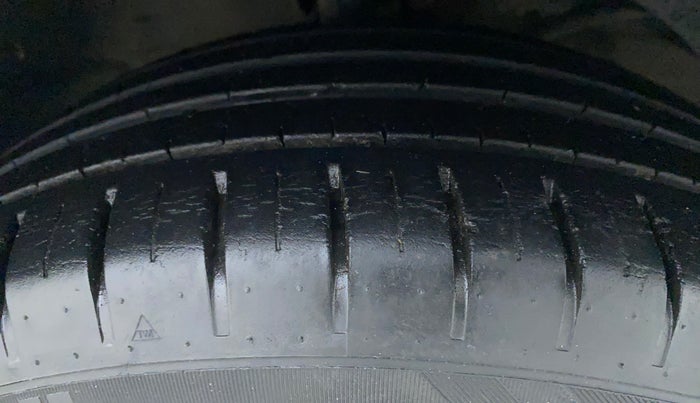 2016 Maruti Baleno ALPHA PETROL 1.2, Petrol, Manual, 51,723 km, Right Front Tyre Tread