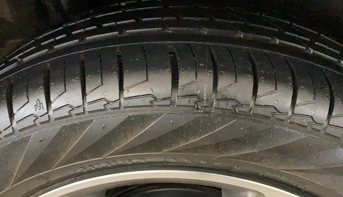 2018 Hyundai Verna 1.6 VTVT SX, Petrol, Manual, 74,702 km, Right Rear Tyre Tread