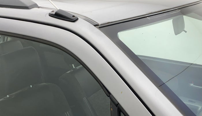 2014 Maruti Wagon R 1.0 VXI, Petrol, Manual, 66,402 km, Right A pillar - Slightly dented