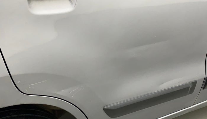 2014 Maruti Wagon R 1.0 VXI, Petrol, Manual, 66,402 km, Right rear door - Slightly dented
