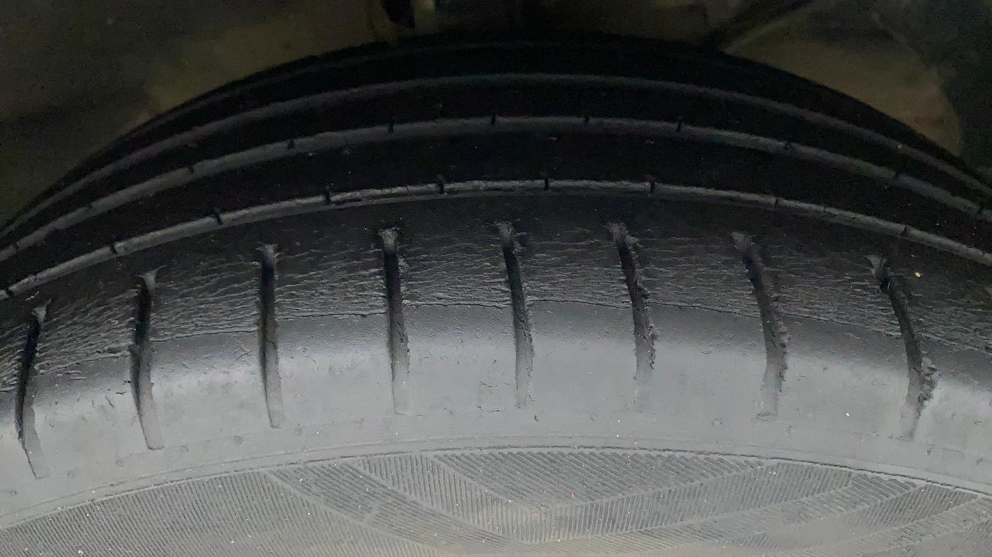 2017 Maruti Baleno ZETA CVT PETROL 1.2, Petrol, Automatic, 37,678 km, Right Front Tyre Tread