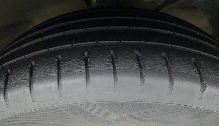 2017 Maruti Baleno ZETA CVT PETROL 1.2, Petrol, Automatic, 37,678 km, Right Front Tyre Tread