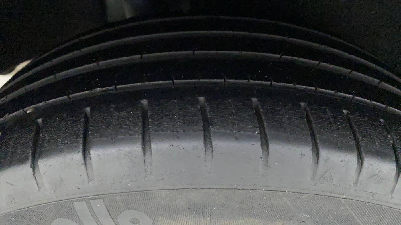 2017 Maruti Baleno ZETA CVT PETROL 1.2, Petrol, Automatic, 37,678 km, Right Rear Tyre Tread