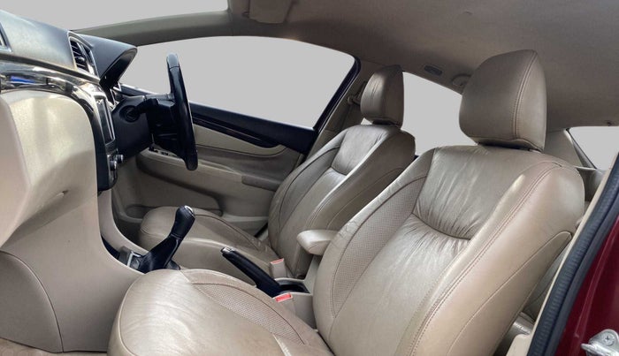 2015 Maruti Ciaz ZXI+, Petrol, Manual, 80,140 km, Right Side Front Door Cabin