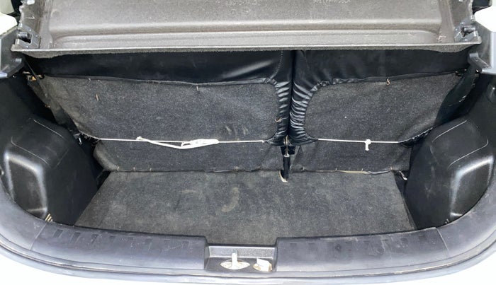 2014 Maruti Swift VXI, Petrol, Manual, 82,636 km, Boot Inside