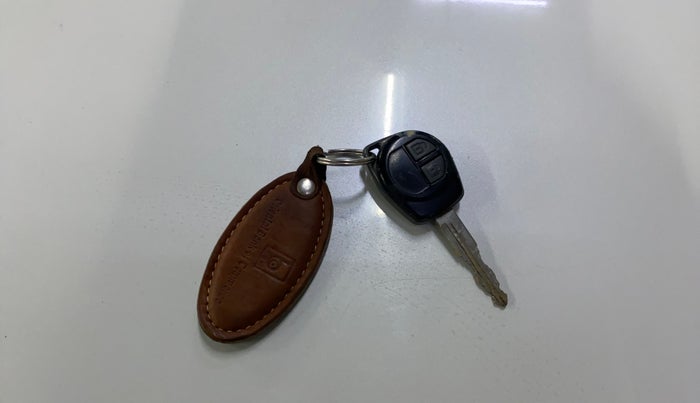 2014 Maruti Swift VXI, Petrol, Manual, 82,636 km, Key Close Up
