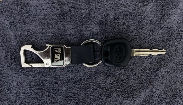 2019 Toyota YARIS J MT, Petrol, Manual, 1,17,543 km, Key Close Up