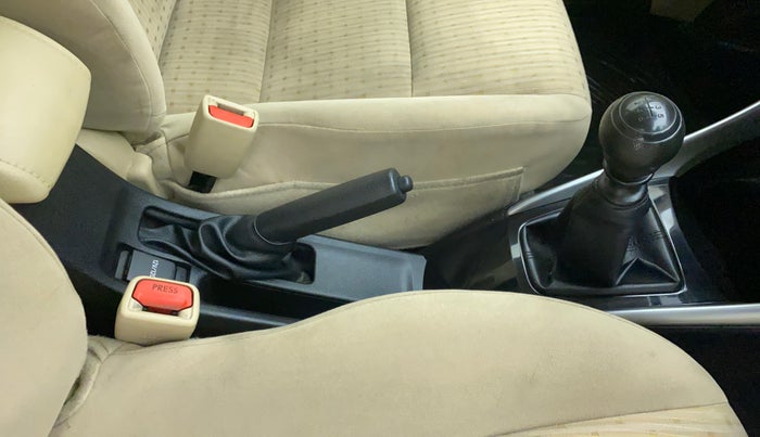 2019 Toyota YARIS J MT, Petrol, Manual, 1,17,543 km, Gear Lever