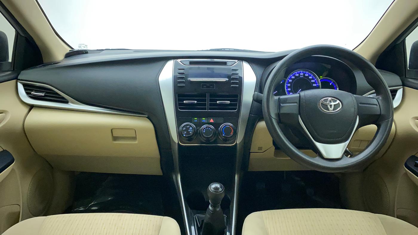 2019 Toyota YARIS J MT, Petrol, Manual, 1,17,543 km, Dashboard