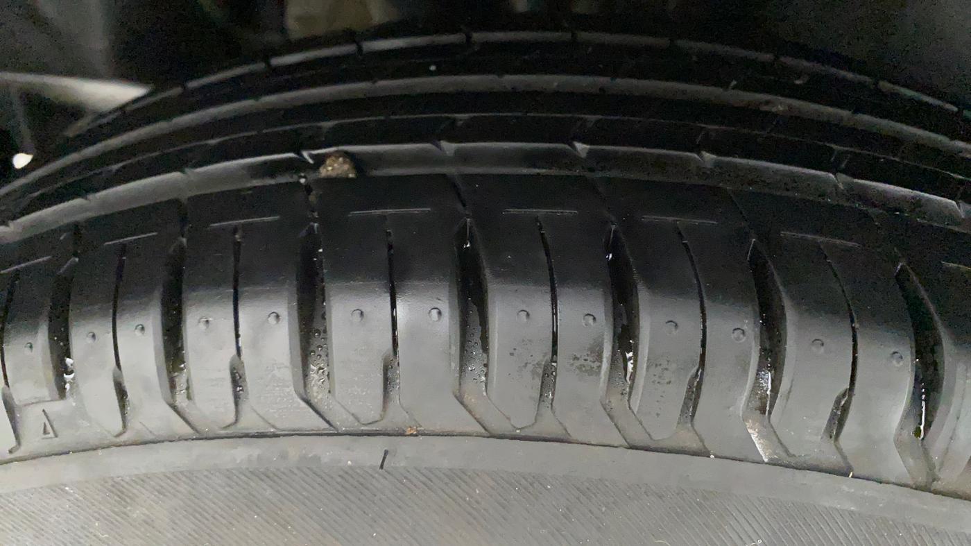 2020 Maruti Swift VXI, Petrol, Manual, 23,475 km, Right Rear Tyre Tread