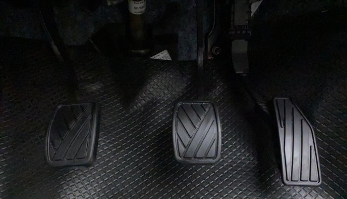 2020 Maruti Swift VXI, Petrol, Manual, 23,475 km, Pedals