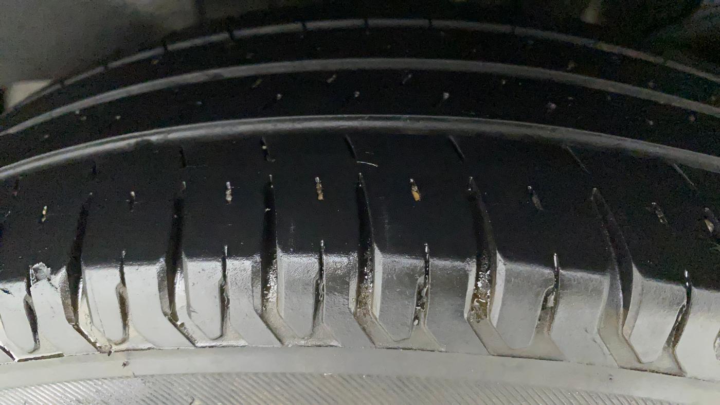 2020 Maruti Swift VXI, Petrol, Manual, 23,475 km, Left Rear Tyre Tread