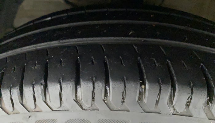 2020 Maruti Swift VXI, Petrol, Manual, 23,475 km, Left Front Tyre Tread