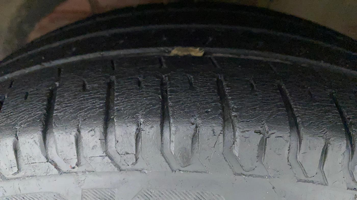 2017 Maruti Dzire ZXI PLUS AMT, Petrol, Automatic, 51,529 km, Left Front Tyre Tread