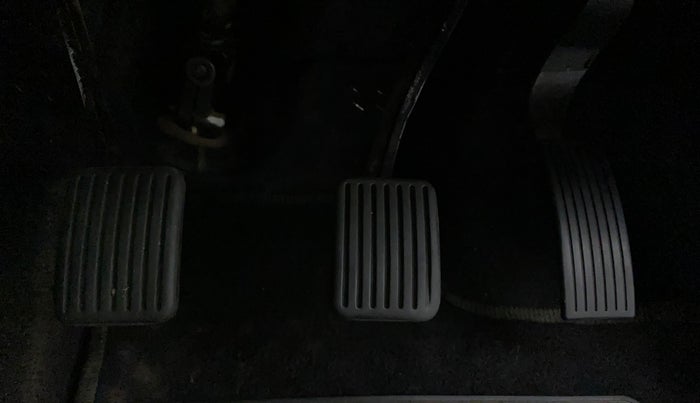 2022 Hyundai AURA S 1.2 CNG, CNG, Manual, 25,910 km, Pedals