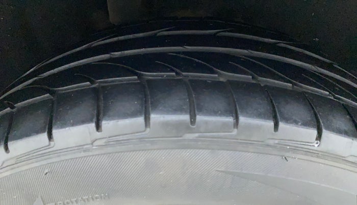 2019 Ford Ecosport TITANIUM 1.5L DIESEL, Diesel, Manual, 1,08,772 km, Right Rear Tyre Tread