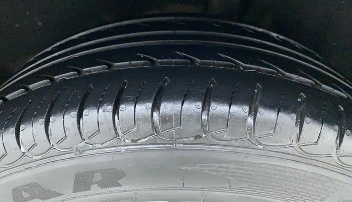 2019 Ford Ecosport TITANIUM 1.5L DIESEL, Diesel, Manual, 1,08,772 km, Left Rear Tyre Tread