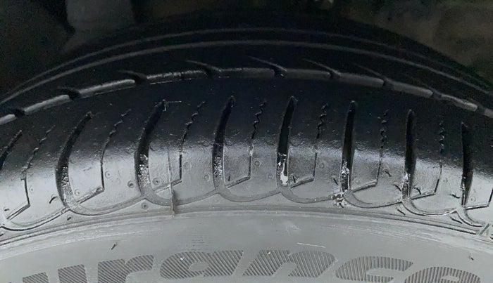 2019 Ford Ecosport TITANIUM 1.5L DIESEL, Diesel, Manual, 1,08,772 km, Left Front Tyre Tread