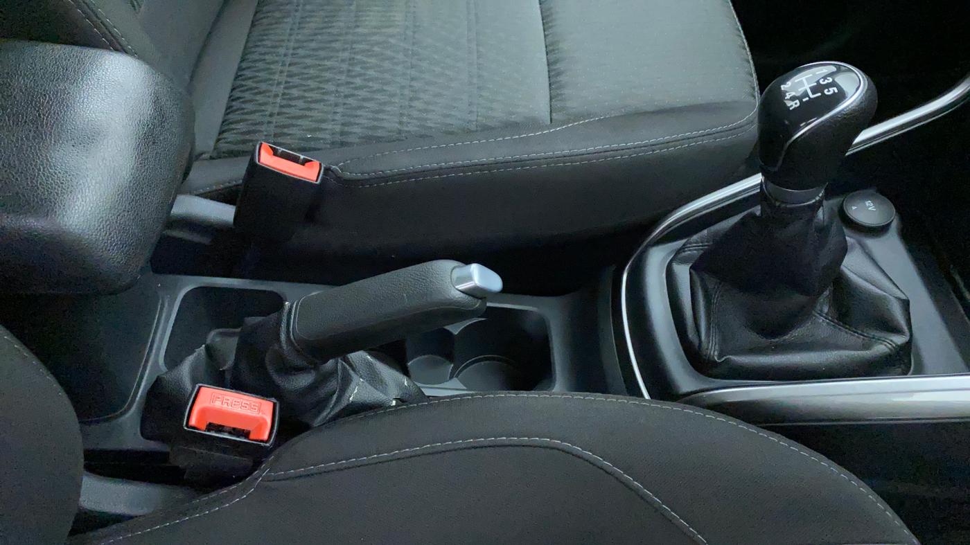 2019 Ford Ecosport TITANIUM 1.5L DIESEL, Diesel, Manual, 1,08,772 km, Gear Lever