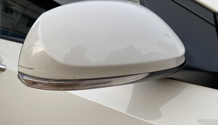 2016 Hyundai Grand i10 ASTA (O) AT 1.2 KAPPA VTVT, Petrol, Automatic, 68,678 km, Right rear-view mirror - Indicator light has minor damage