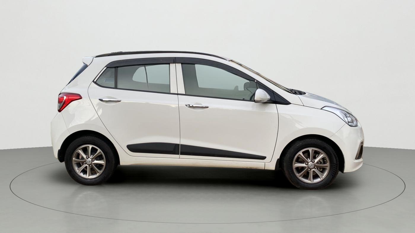 2016 Hyundai Grand i10 ASTA (O) AT 1.2 KAPPA VTVT, Petrol, Automatic, 68,678 km, Right Side View
