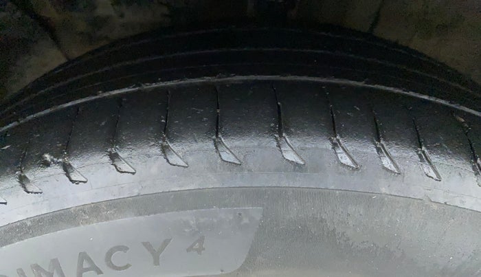 2017 Hyundai Creta SX PLUS 1.6 PETROL DUAL TONE, Petrol, Manual, 75,674 km, Left Front Tyre Tread