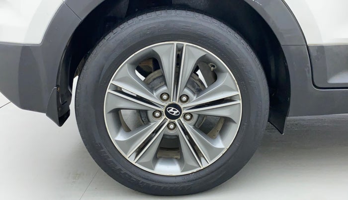 2017 Hyundai Creta SX PLUS 1.6 PETROL DUAL TONE, Petrol, Manual, 75,674 km, Right Rear Wheel