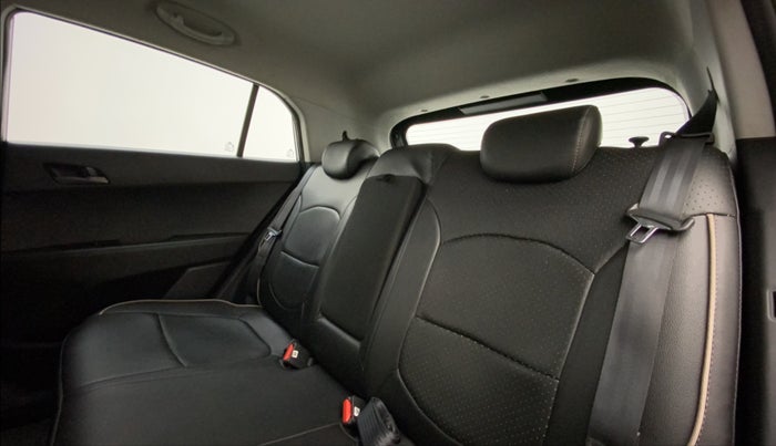 2017 Hyundai Creta SX PLUS 1.6 PETROL DUAL TONE, Petrol, Manual, 75,674 km, Right Side Rear Door Cabin