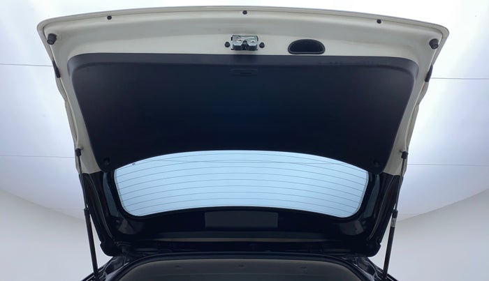 2017 Hyundai Creta SX PLUS 1.6 PETROL DUAL TONE, Petrol, Manual, 75,674 km, Boot Door Open