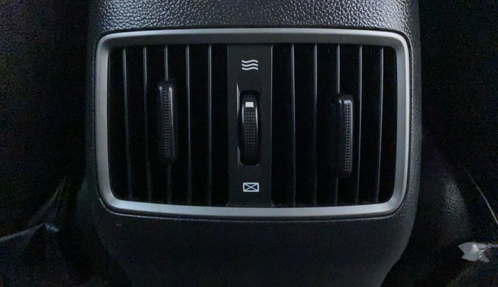 2017 Hyundai Creta SX PLUS 1.6 PETROL DUAL TONE, Petrol, Manual, 75,674 km, Rear AC Vents