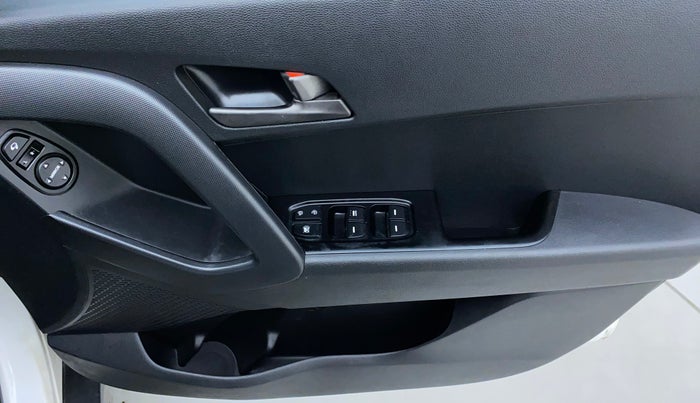 2017 Hyundai Creta SX PLUS 1.6 PETROL DUAL TONE, Petrol, Manual, 75,674 km, Driver Side Door Panels Control