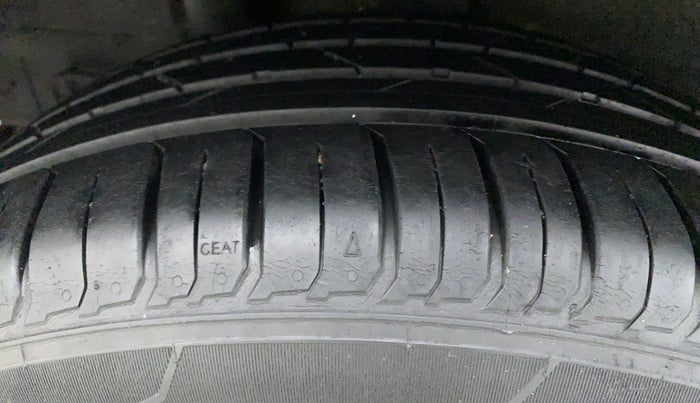 2020 Hyundai VENUE SX PLUS 1.0 TURBO DCT, Petrol, Automatic, 28,451 km, Right Rear Tyre Tread