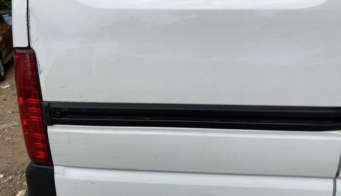 2019 Maruti Eeco TOUR V 5 SEATER, Petrol, Manual, 52,186 km, Right quarter panel - Minor scratches
