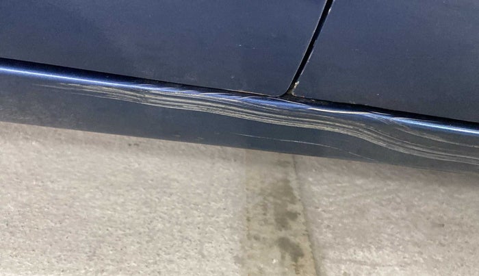 2017 Maruti Baleno ALPHA CVT PETROL 1.2, Petrol, Automatic, 29,164 km, Right running board - Minor scratches