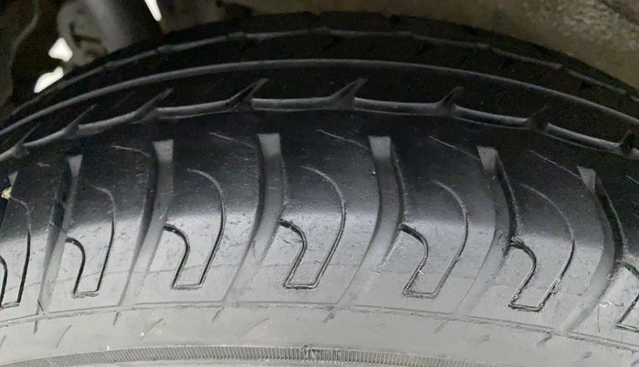 2014 Maruti Wagon R Stingray VXI, Petrol, Manual, 81,132 km, Right Rear Tyre Tread